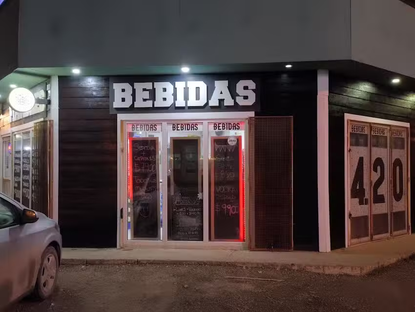 420 ALMAC&Eacute;N DE BEBIDAS Y FIAMBRES