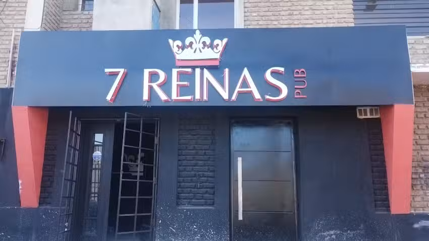 7 Reinas Pub