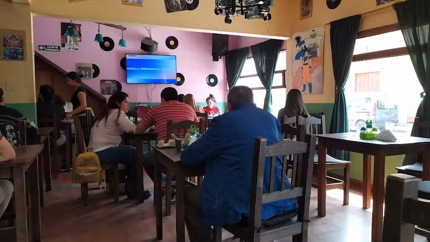 80&rsquo;s 90&rsquo;s Resto Bar