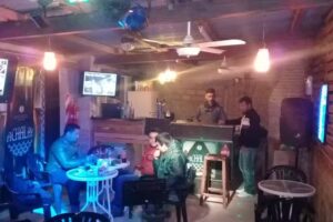 Achalay Patio De Cerveza Artesanal