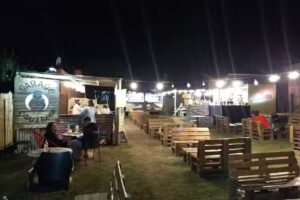 Al Lado Food Park