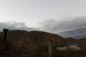 Al pie de la monta&ntilde;a