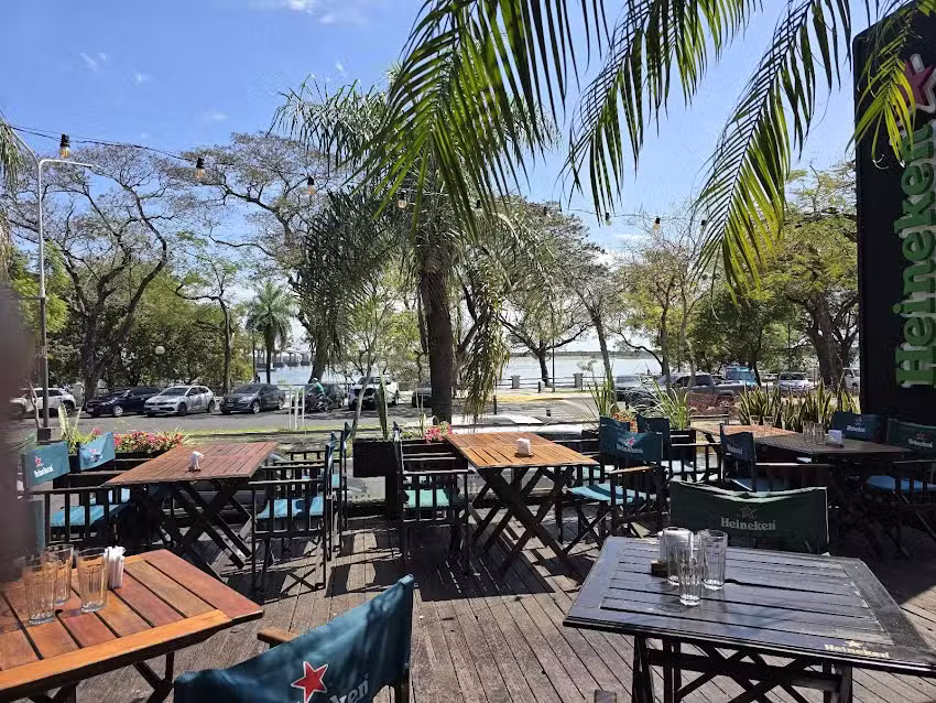 Al R&iacute;o Resto Grill