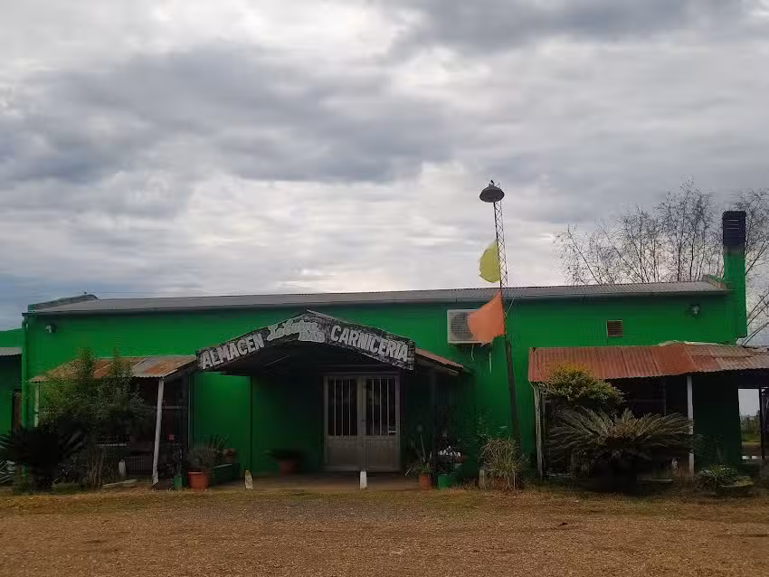 Almac&eacute;n Bar y Carnicer&iacute;a La Curva