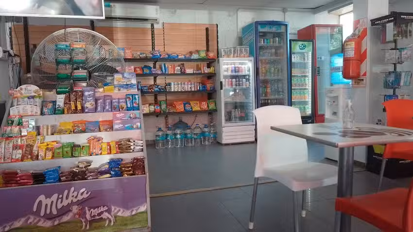 Astor Caf&eacute; Bar