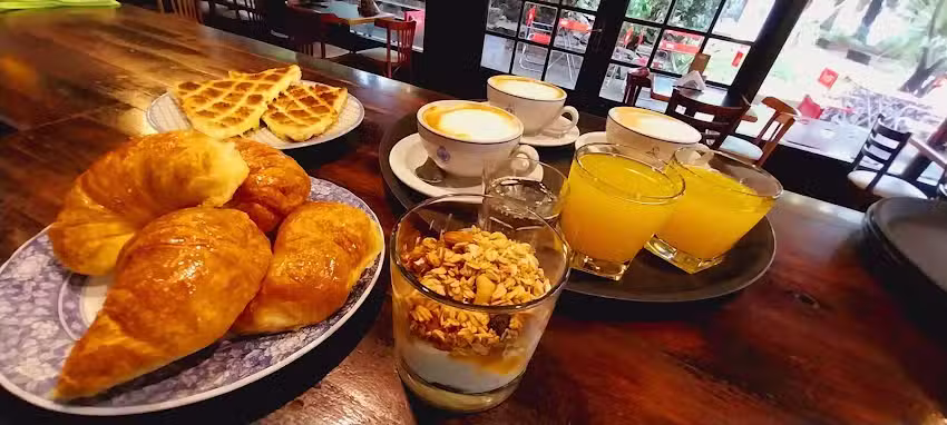 B&B caf&eacute;-restobar