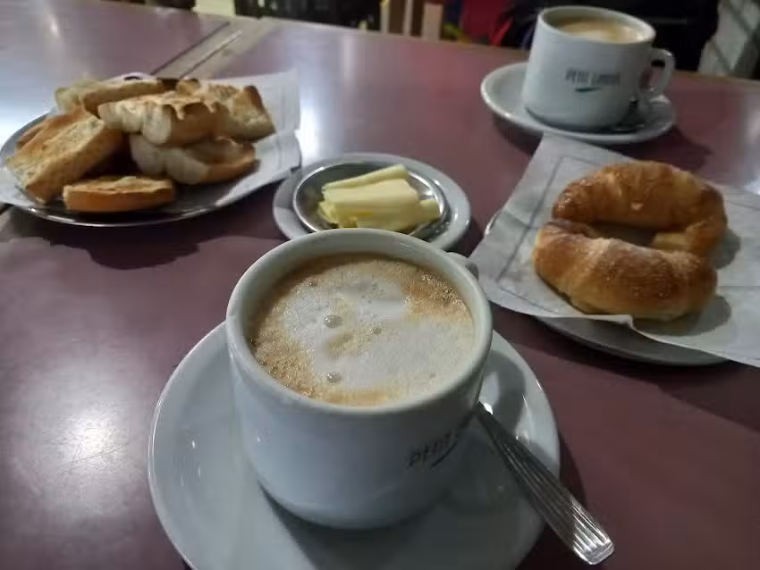 Bar &ndash; Confiter&iacute;a Petit Liniers