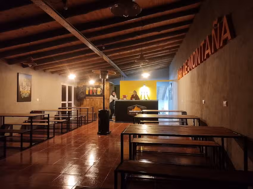 BAR DE MONTA&Ntilde;A, Patio Cervecero