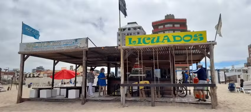 Bar de playa Ciento25