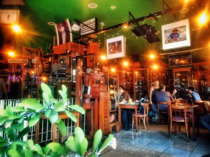 Bar Palacio (Museo Fotogr&aacute;fico Simik)