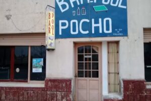 Bar pool pocho