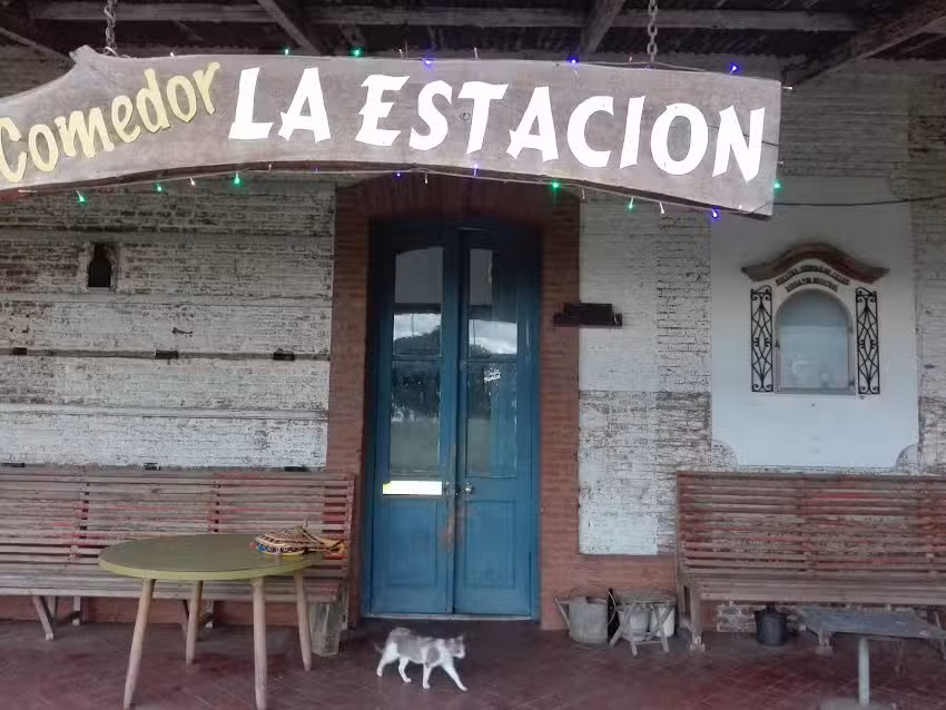 Bar/Restaurant/Comidas a unos metros de Cilos La Porte&ntilde;a