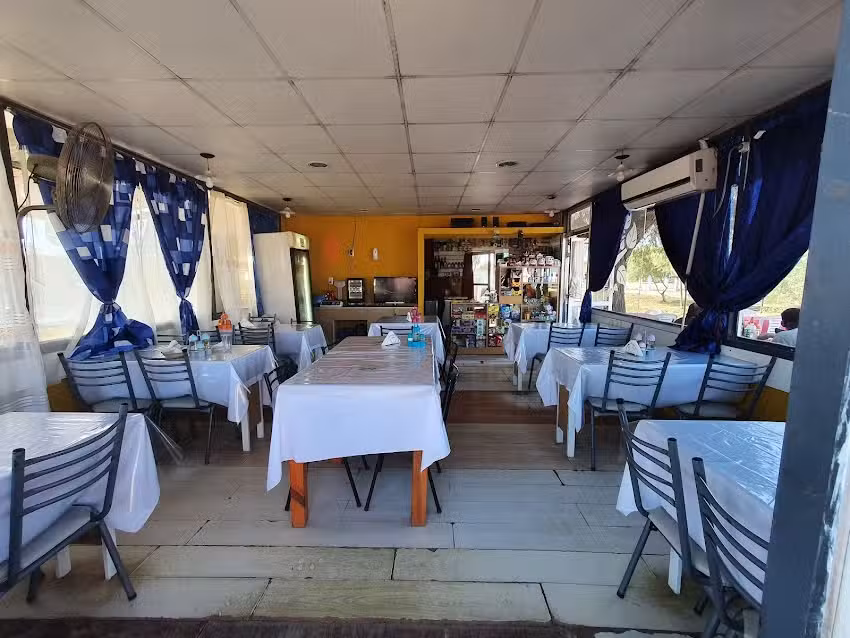 Bar y Parrilla La Esquina de Lore