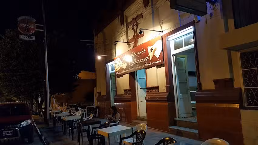 Bar Y Pizzeria Danri