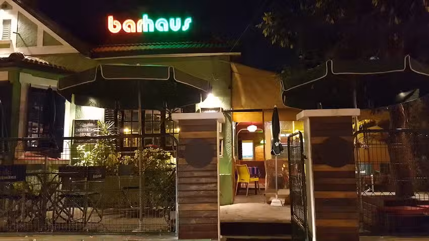 Barhaus