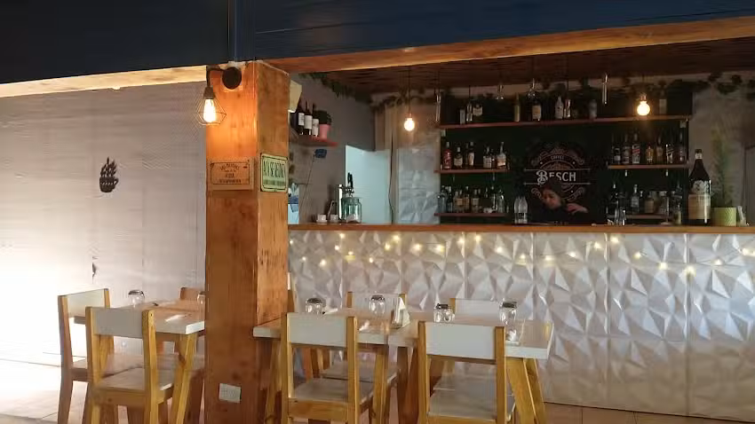 BESCH CAF&Eacute; & BAR