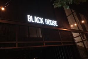 BLACK HOUSE