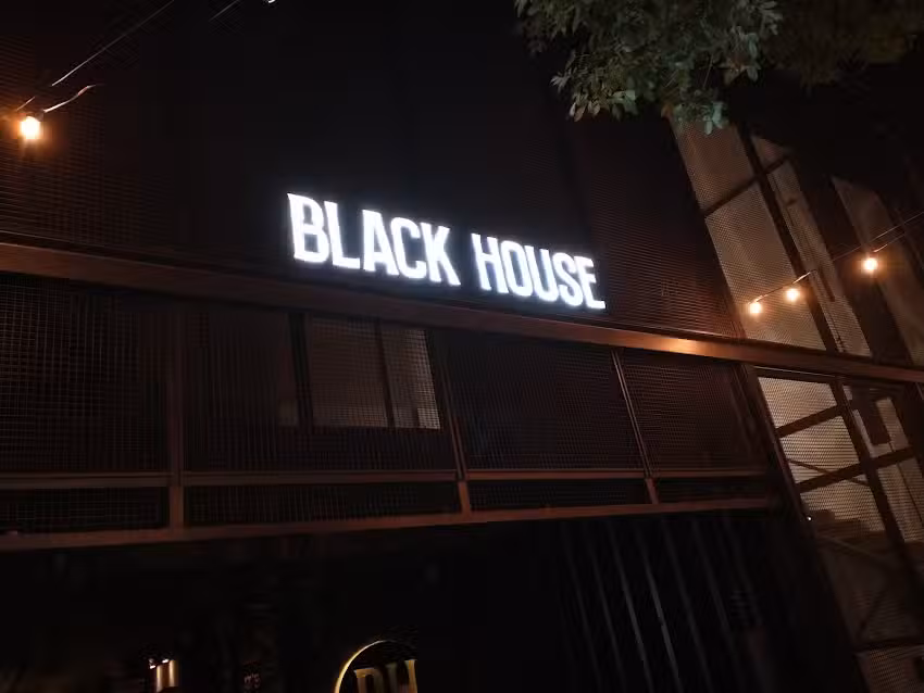 BLACK HOUSE
