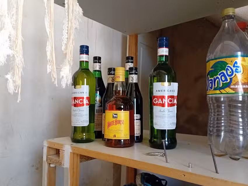 Bodega de bebidas cano