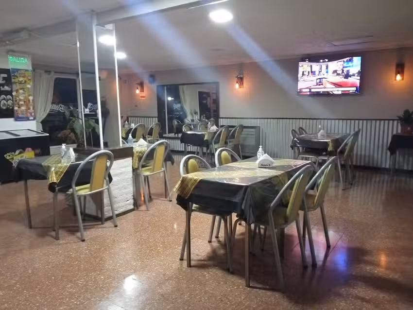 BOLA OCHO Resto-Bar Helader&iacute;a
