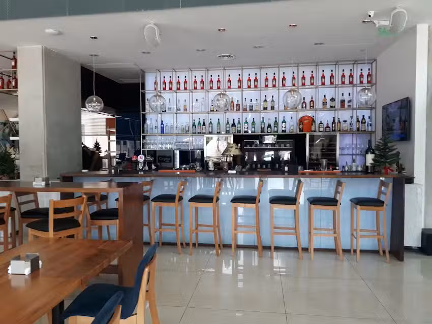 BOW Caf&eacute;, Bar & Bistr&oacute;