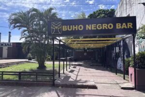 Buho Negro Bar