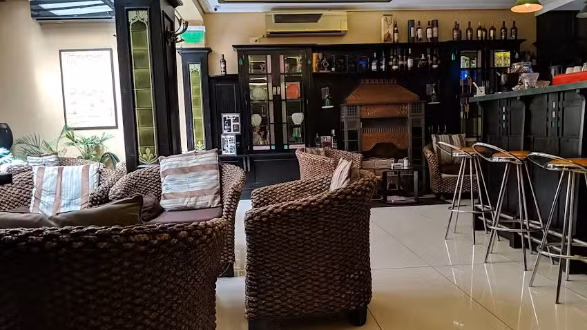 Bulles Champagne Bar by Vuelta Abajo Social Club