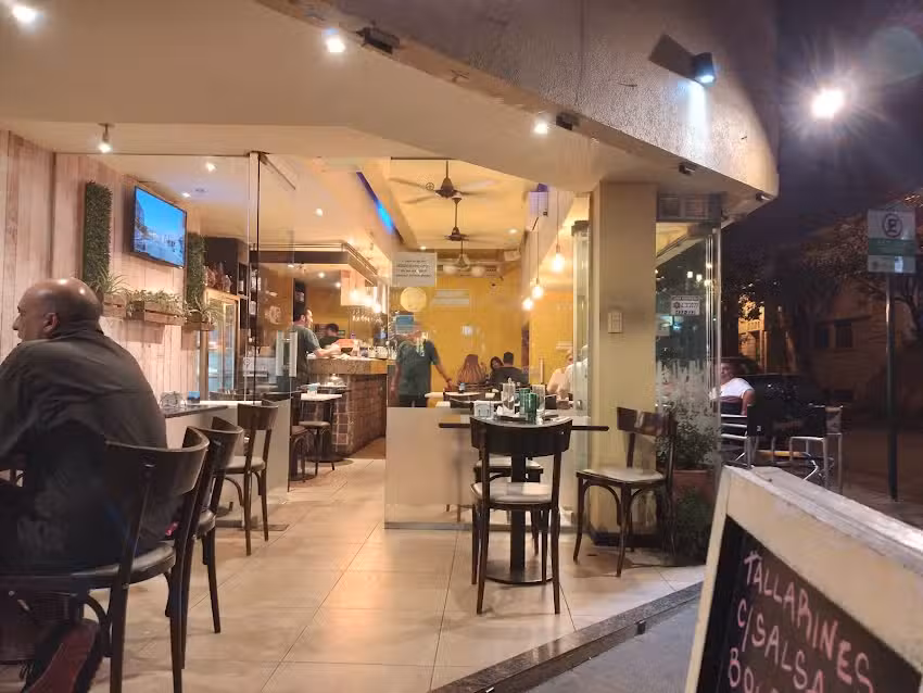 Caf&eacute; Anonymous