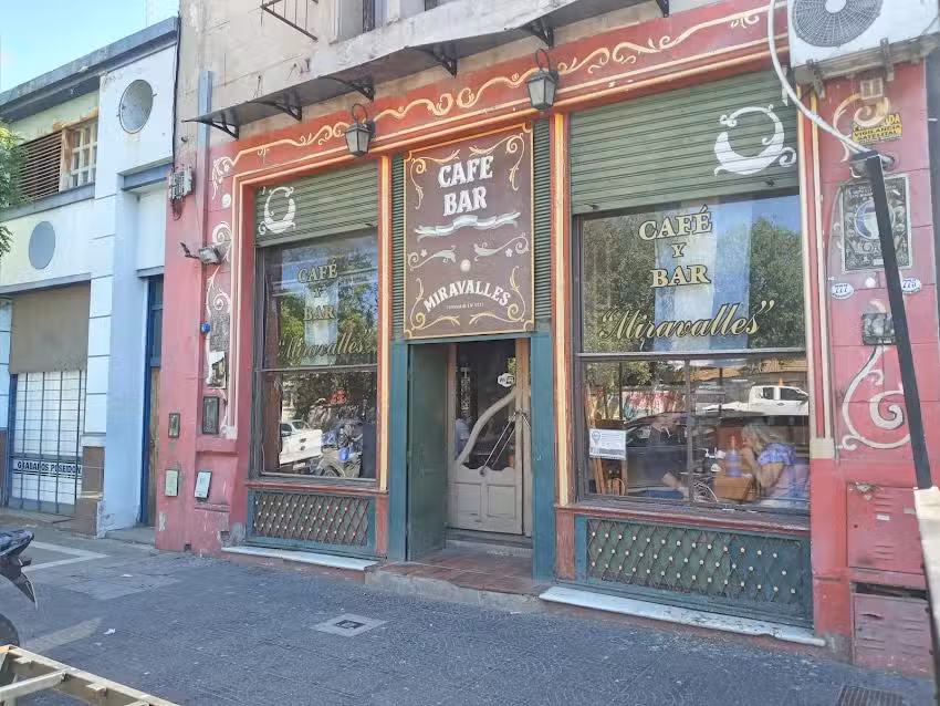 Caf&eacute; y Bar Miravalles