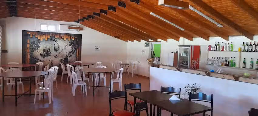 Camale&oacute;n resto bar