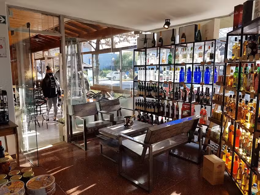 Cartagena Liquor & Gift Shop