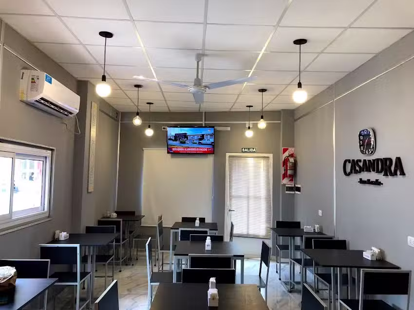 Casandra Bar & Caf&eacute;