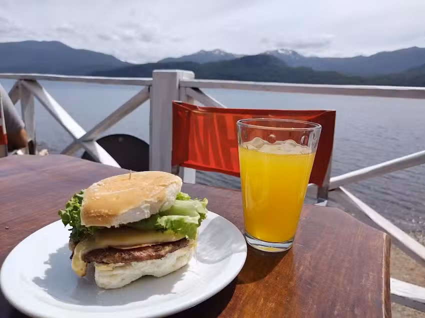 CATRITRE, Resto bar cultural Lofche Currhuinca