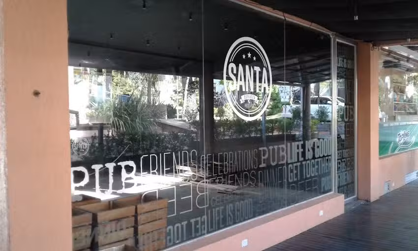 Cervecer&iacute;a Santa Cerveza