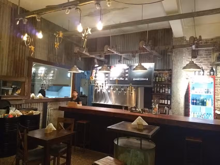 Cervecer&iacute;a SUD Necochea (F&aacute;brica y Bar)