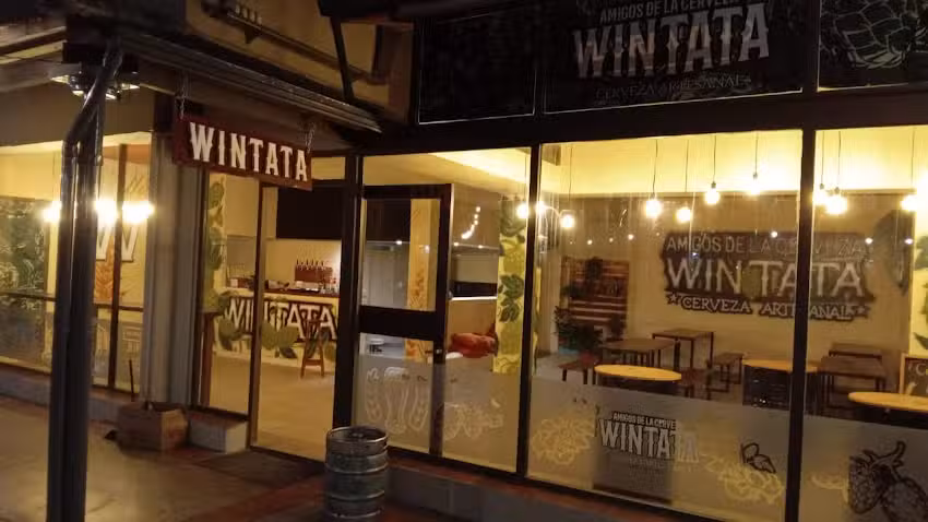 Cervecer&iacute;a Wintata Bar