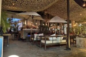 COLORES SANTOS &ndash; Resto & Bar