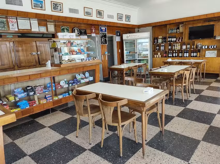 Confiter&iacute;a El Cruce