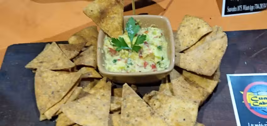 Cuatro cabezas resto-bar