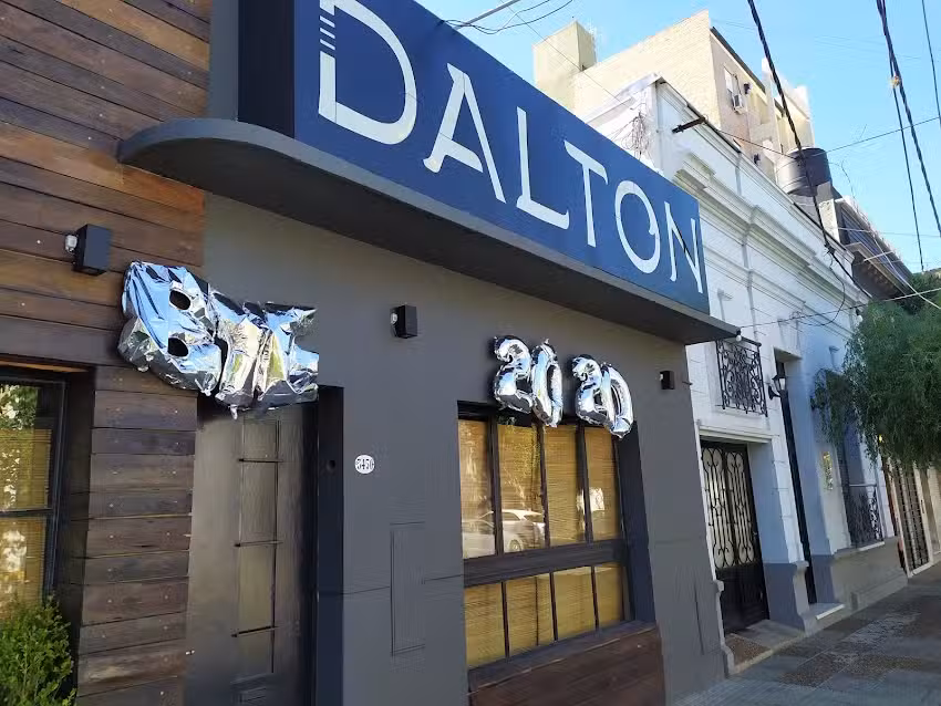 Dalton Bar