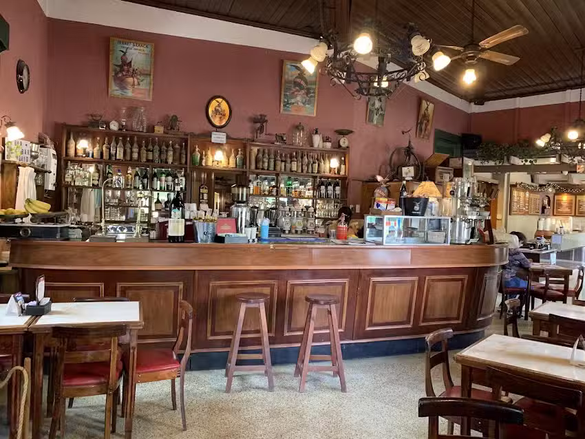 DI YORIO Cafe, Bar & Heladeria