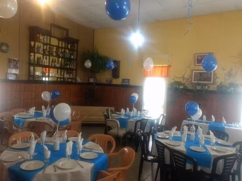 Do&ntilde;a Anita Pe&ntilde;a & Bar