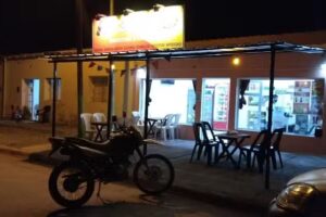 Drugstore & Cafetería 24/7