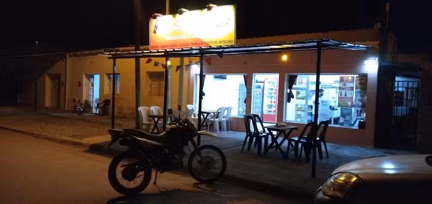 Drugstore & Cafeter&iacute;a 24/7