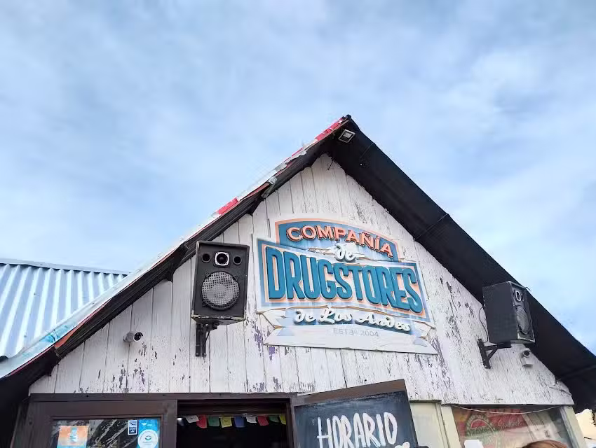 Drugstore de Los Andes | Las Le&ntilde;as