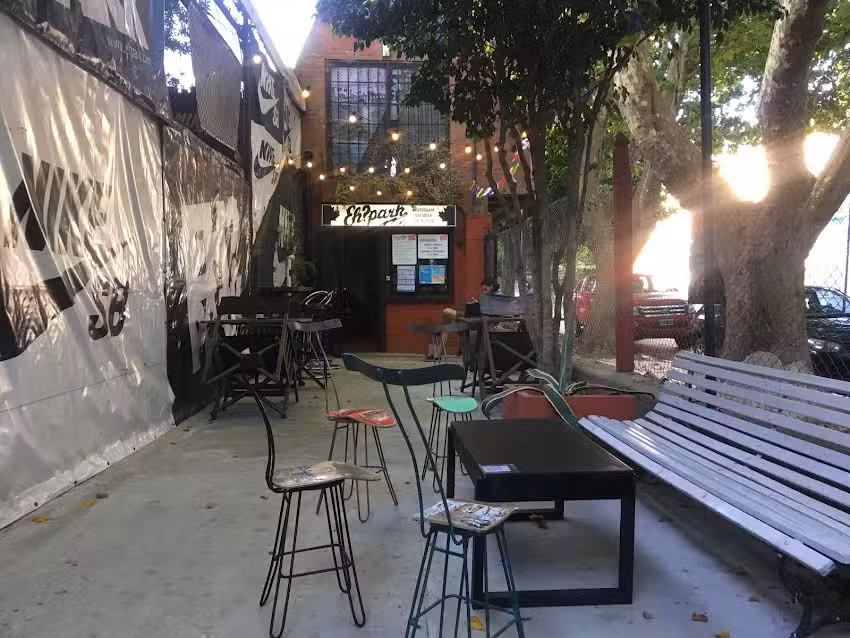 Eh?Park Paradise skatepark indoor