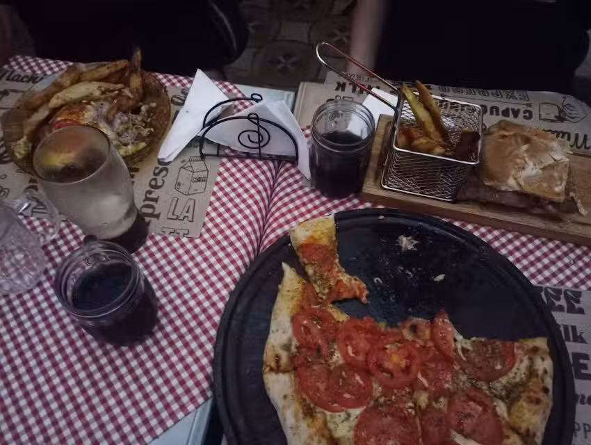 El bodeg&oacute;n de Alebrdi