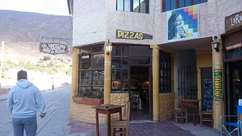 El Cafecito de Tukuta Antro de M&uacute;sicos