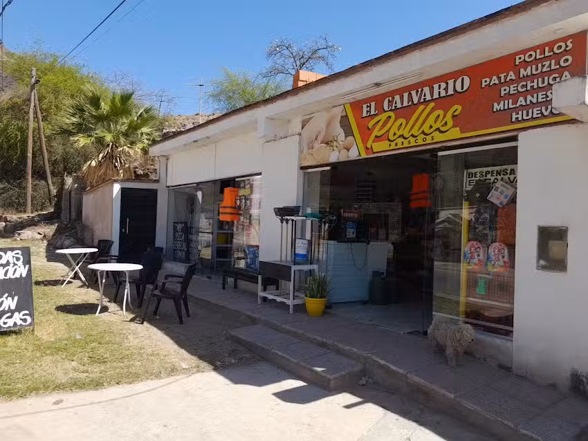 El Calvario Drugstore &ndash; Bar