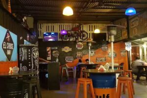 El Cruce Bar